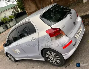 Toyota Vitz 1.3 FWD 3dr 2010 Silver