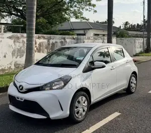 Toyota Vitz 1.0 FWD 5dr 2015 White