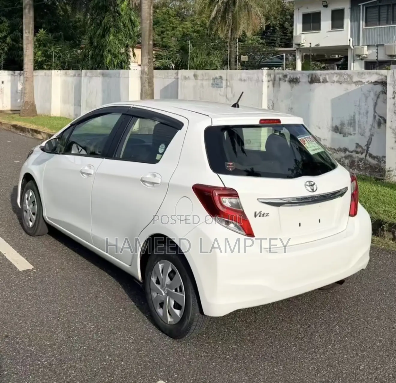 Toyota Vitz 1.0 FWD 5dr 2015 White