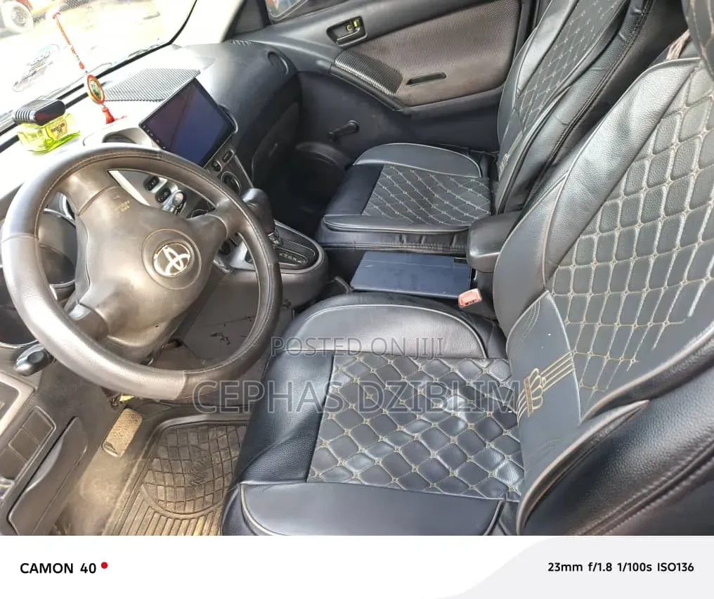 Pontiac Vibe 2007 Gray