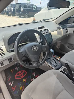 Toyota Corolla L 4dr Sedan (1.8L 4cyl 5M) 2013 Gray