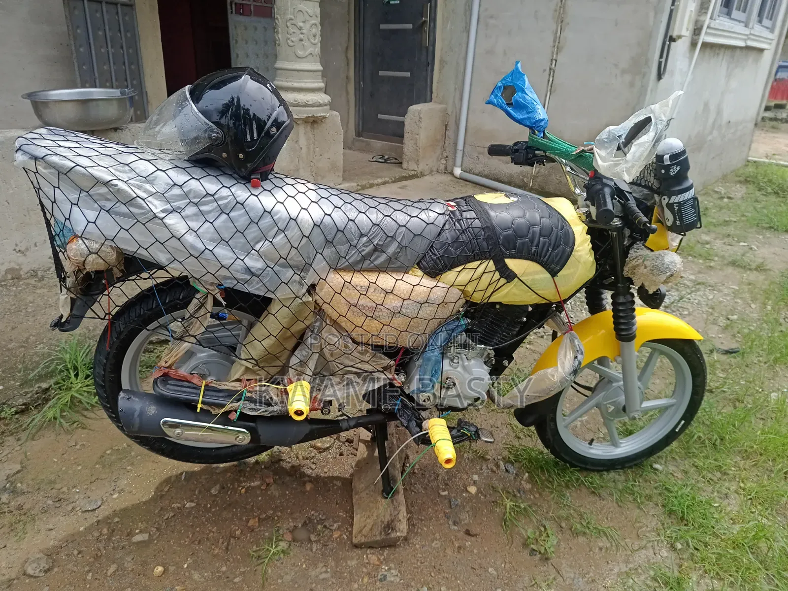 Bajaj Boxer 125 2026 Yellow