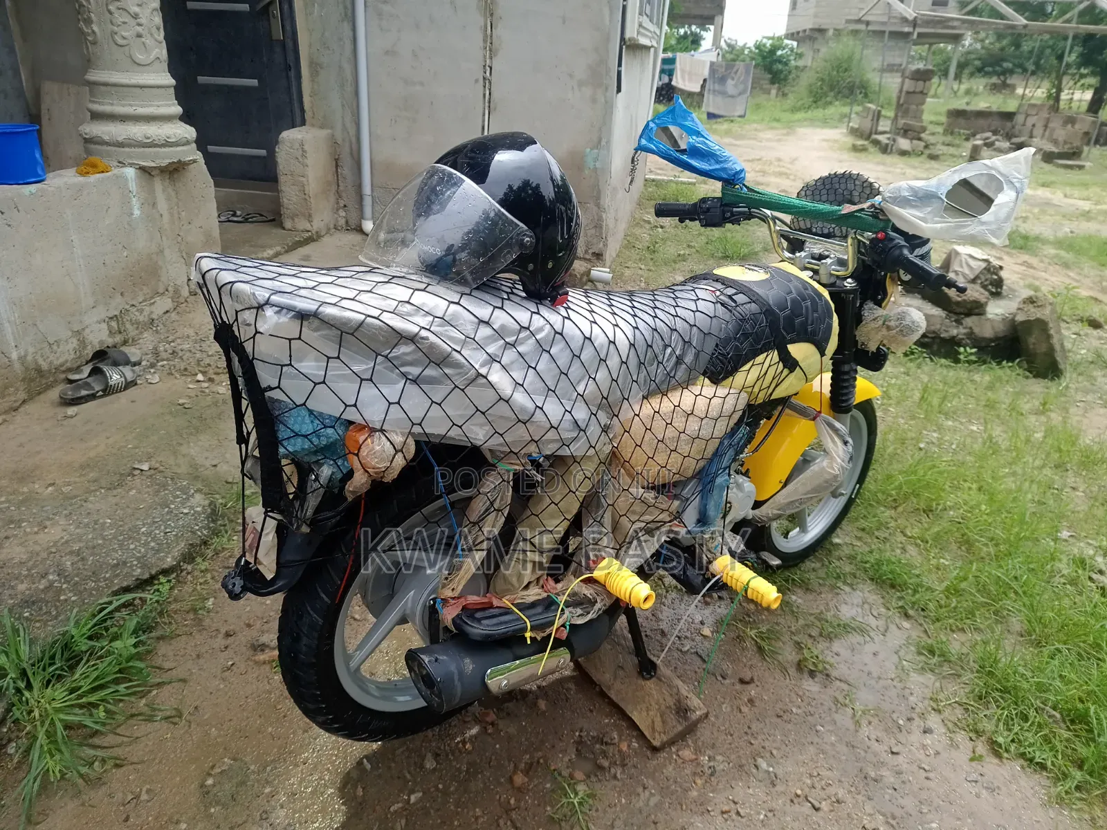 Bajaj Boxer 125 2026 Yellow