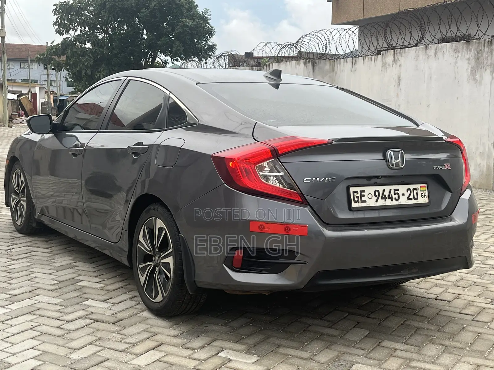 Honda Civic Type R Touring 4dr Hatchback (2.0L 4cyl) 2017 Gray