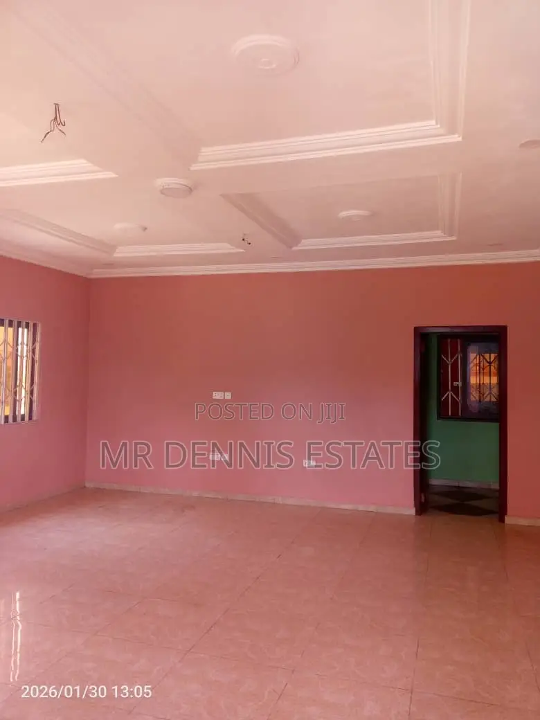 3bdrm Apartment in Westhills Mall for rent