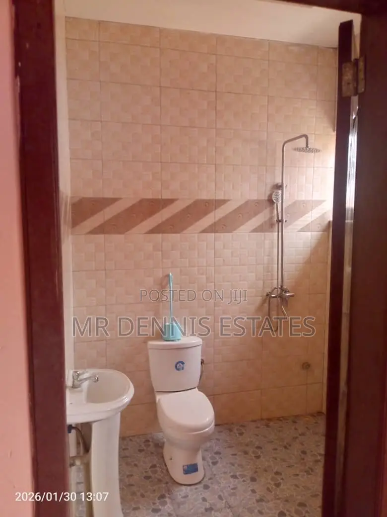 3bdrm Apartment in Westhills Mall for rent