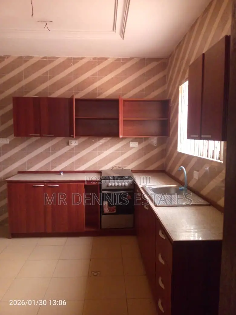 3bdrm Apartment in Westhills Mall for rent