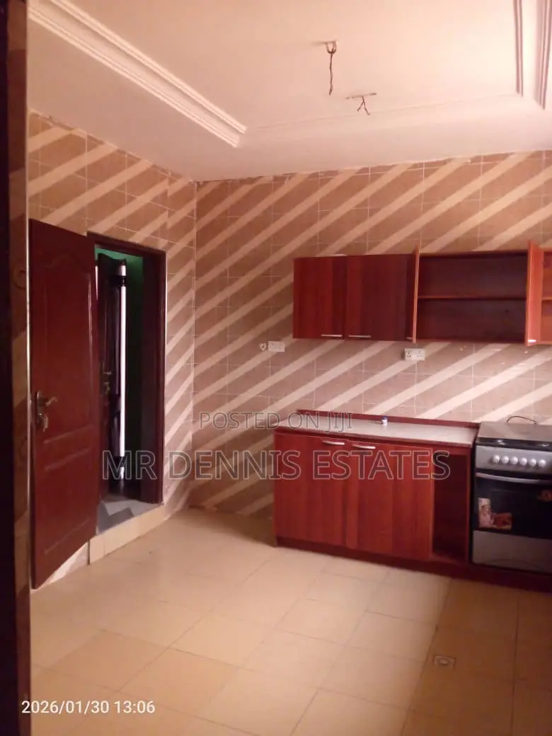 3bdrm Apartment in Westhills Mall for rent