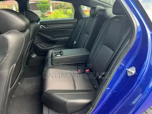 Honda Accord Sport (2.0L 4cyl Turbo 10A) 2019 Blue