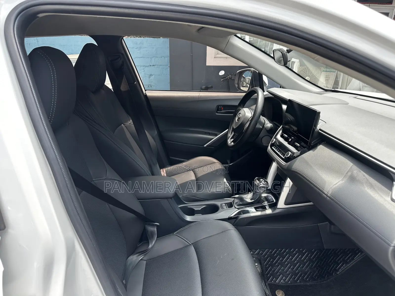 Toyota Frontlander 2.0 Petrol FWD 2024 White