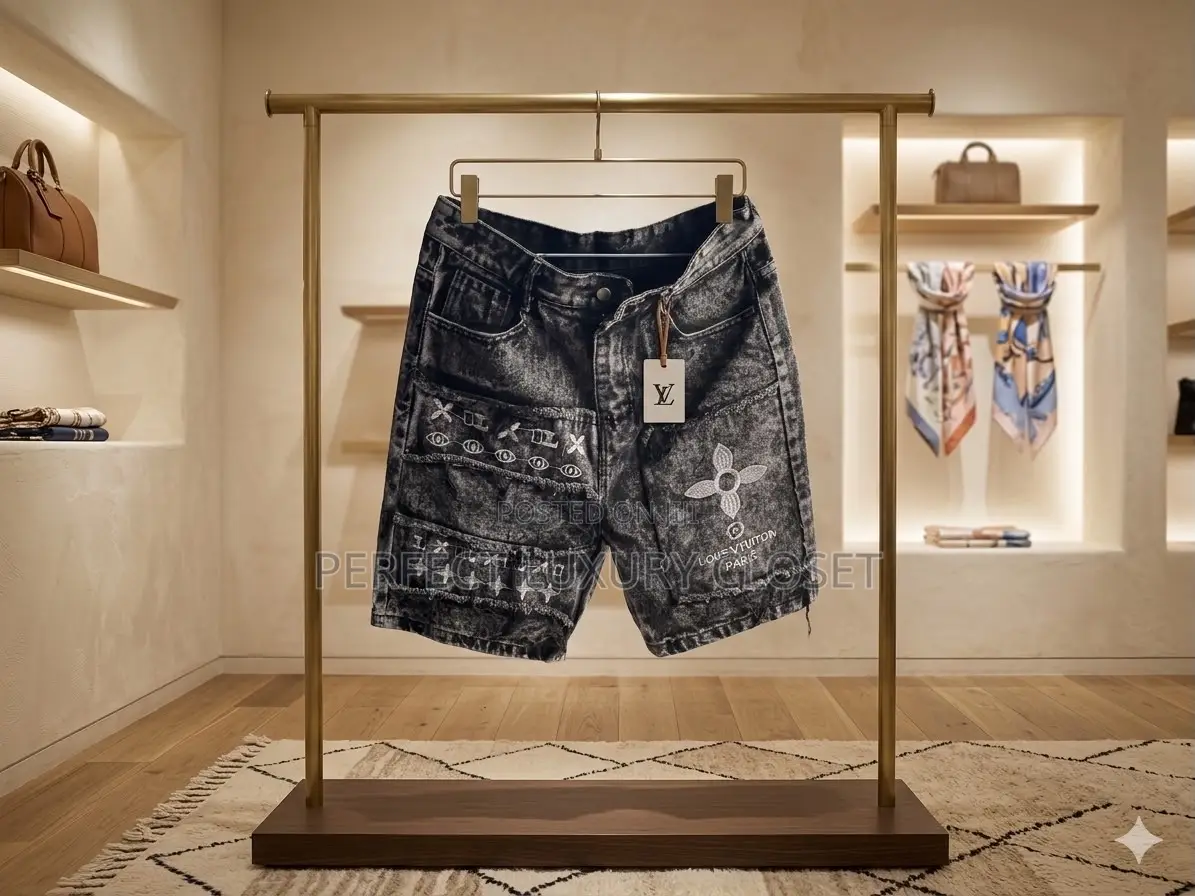 Original Louis Vuitton Short Jeans for Men