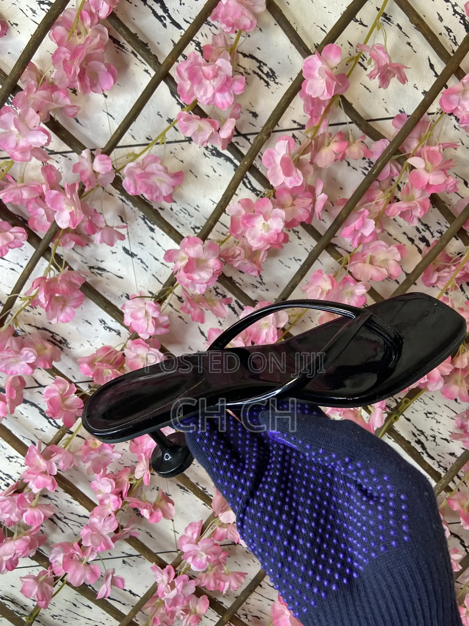 New Beautiful Sleeky Glossy Black Heels
