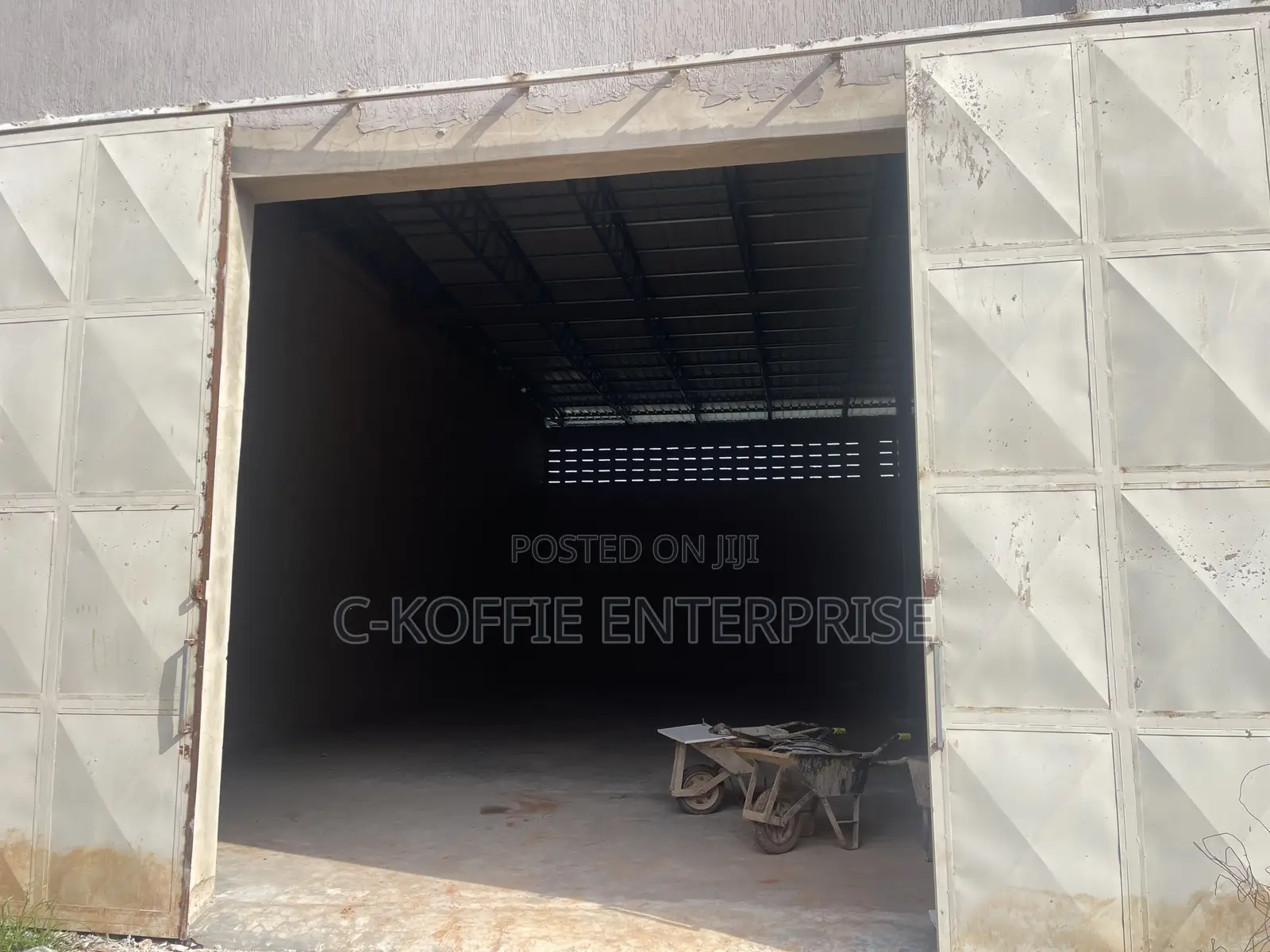 405 SQM Warehouse at Spintex /Airport for Rent
