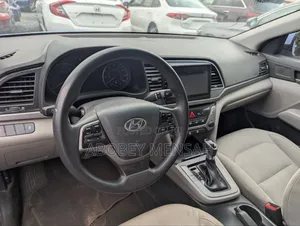 Hyundai Elantra Value Edition Sedan FWD (2.0L 4cyl 6A) 2017