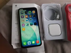 New Apple iPhone 11 128 GB White