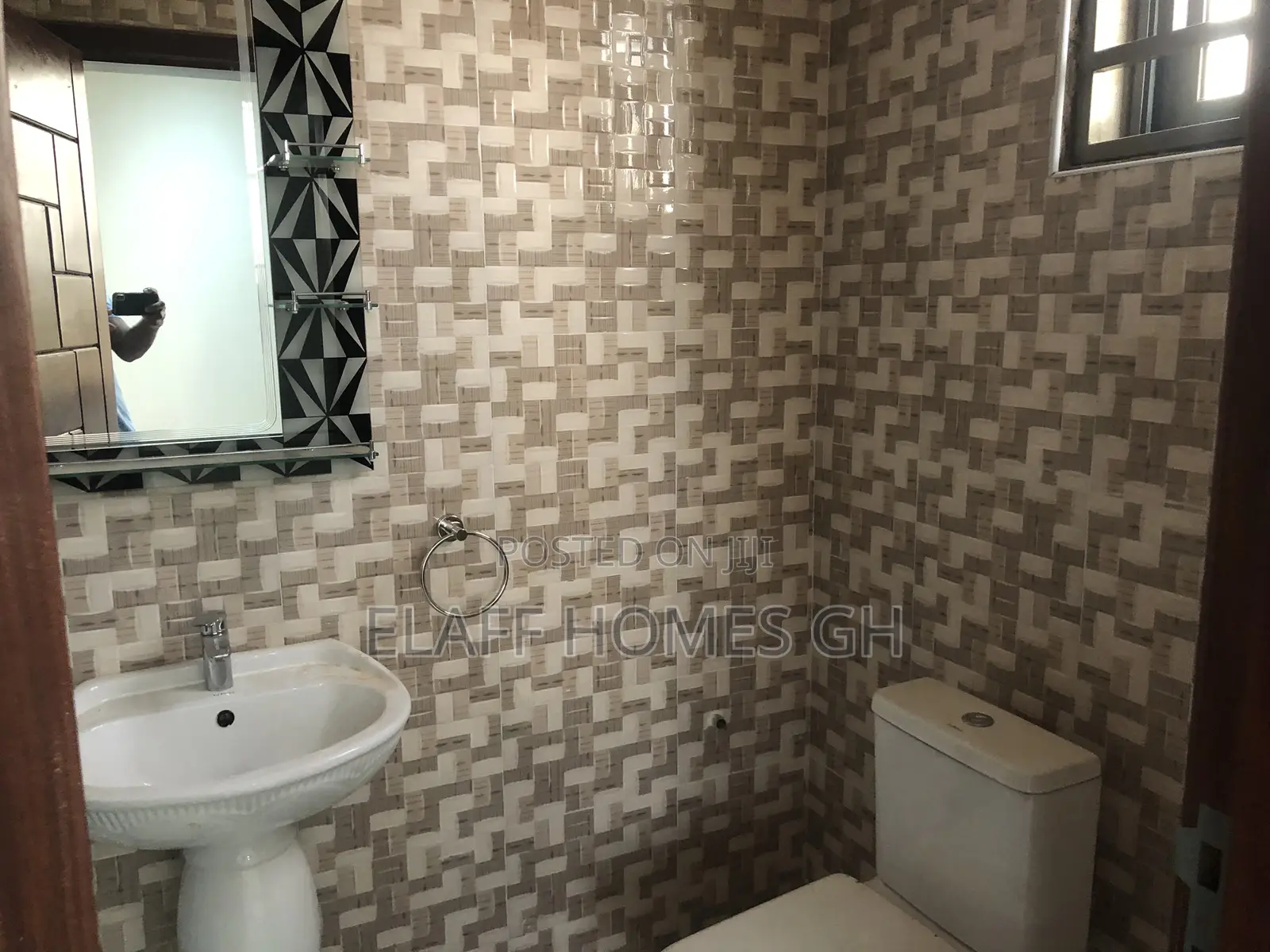 1bdrm Townhouse / Terrace in Elaffhomesgh, Otano for rent