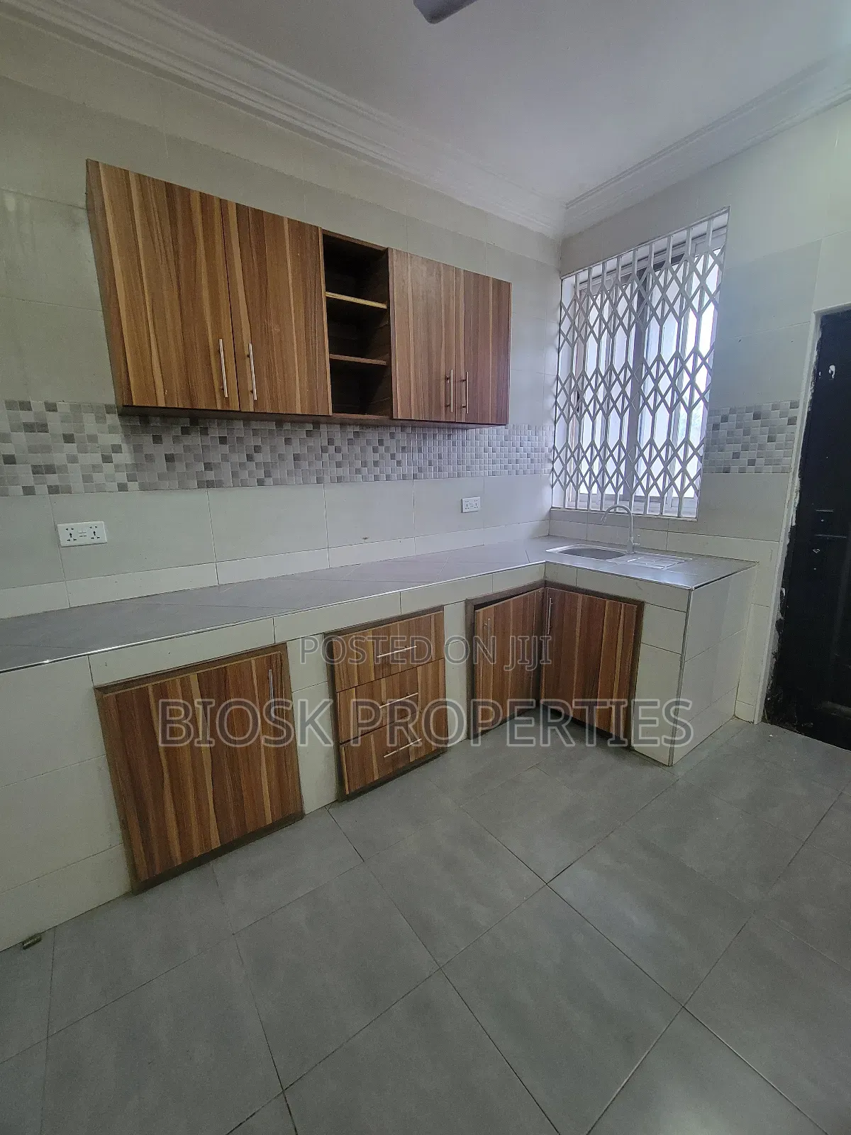 2bdrm Apartment in Biosk Properties, Amrahia for rent