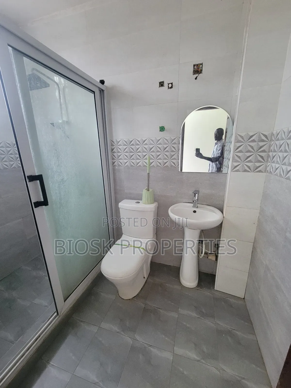 2bdrm Apartment in Biosk Properties, Amrahia for rent