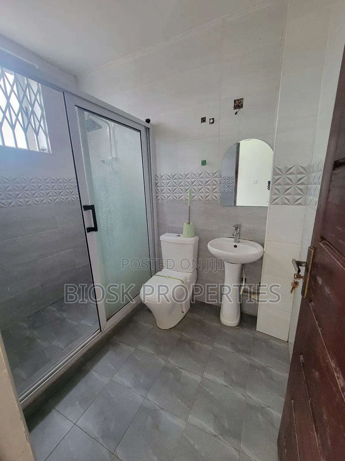 2bdrm Apartment in Biosk Properties, Amrahia for rent