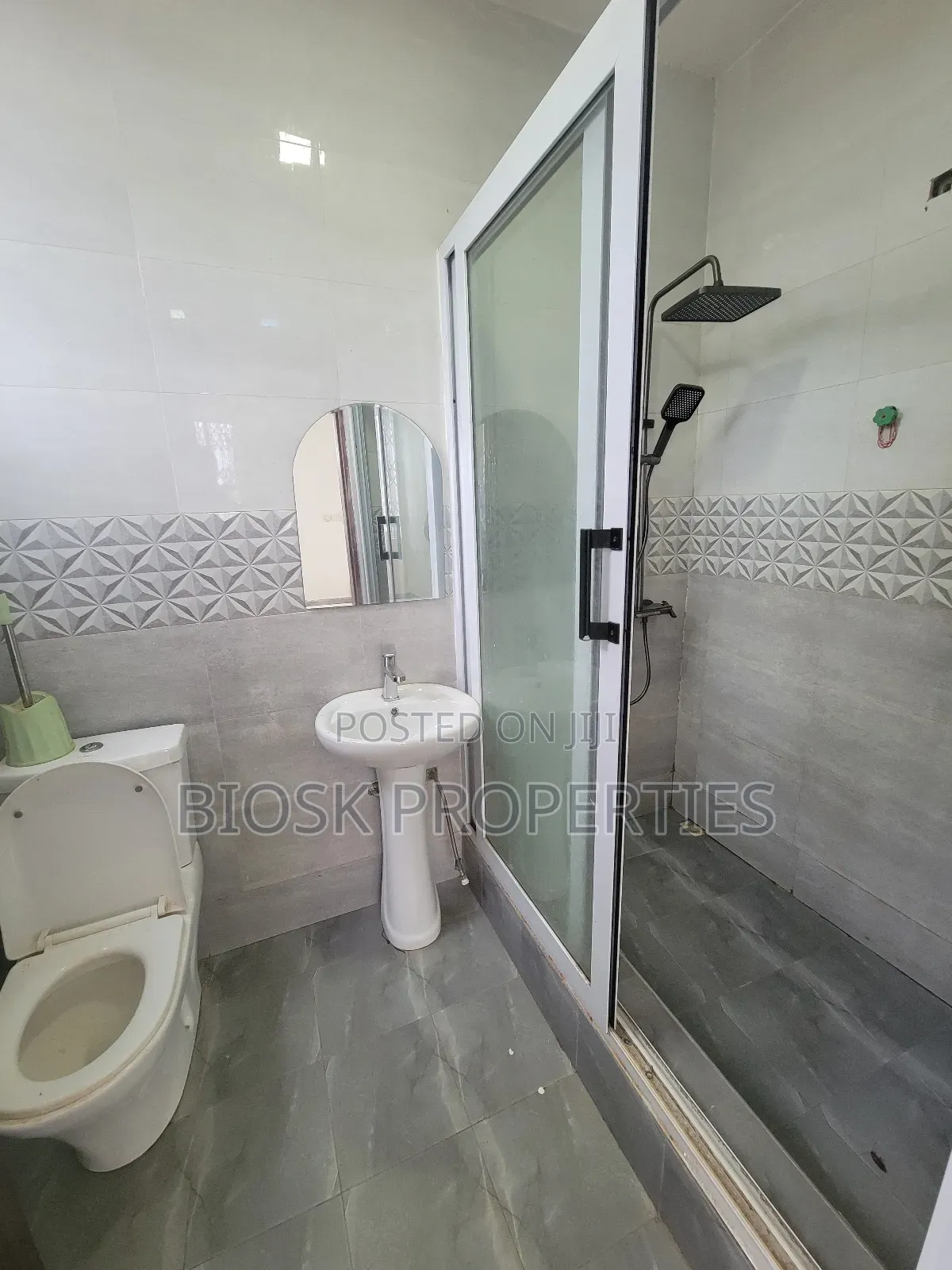 2bdrm Apartment in Biosk Properties, Amrahia for rent