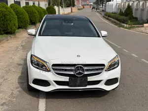 Mercedes-Benz C300 2019 White