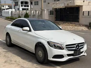 Mercedes-Benz C300 2019 White