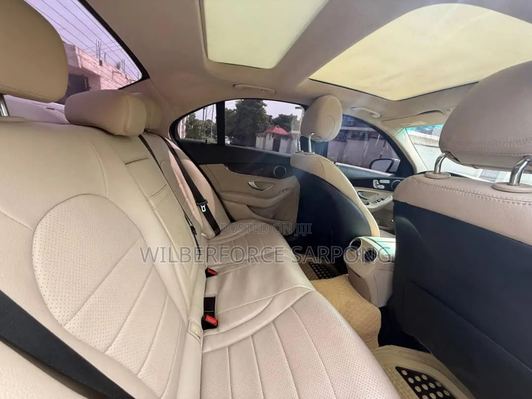 Mercedes-Benz C300 2019 White