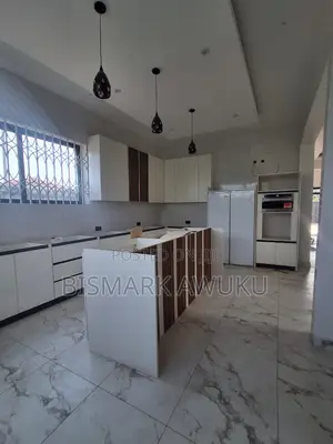 4bdrm House in Ashaley Botwe for sale