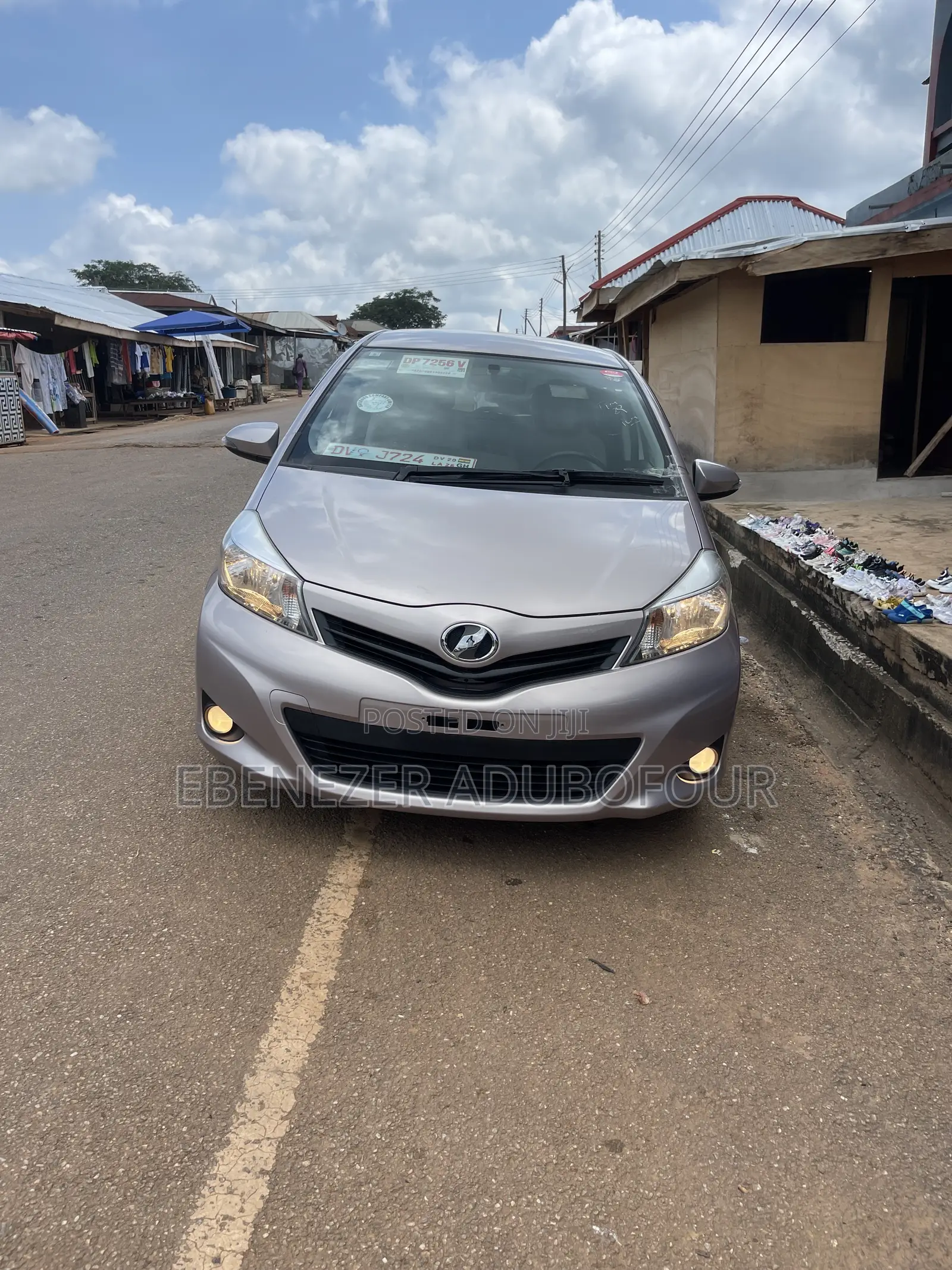 Toyota Vitz 1.0 FWD 5dr 2011 Beige