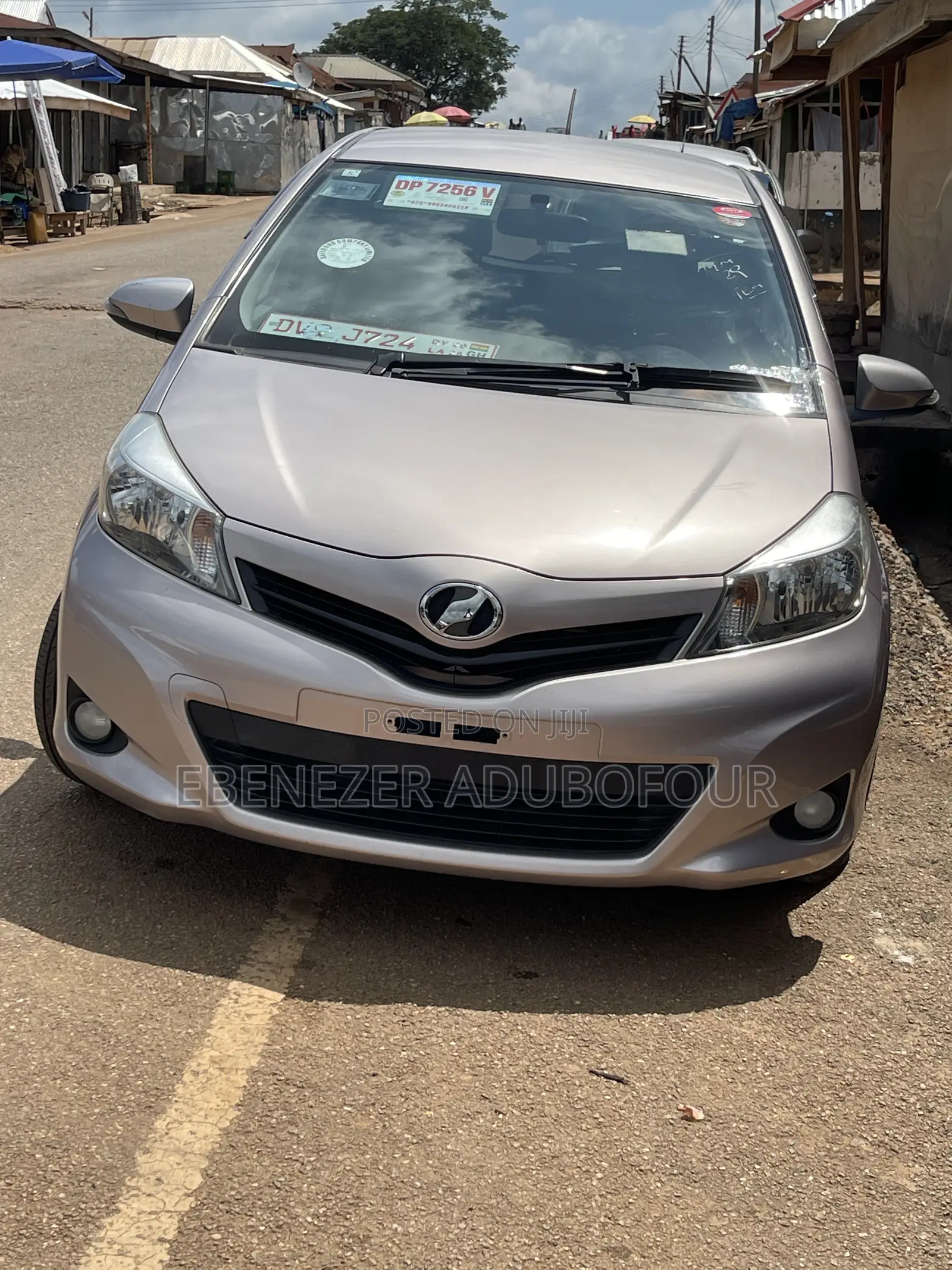 Toyota Vitz 1.0 FWD 5dr 2011 Beige