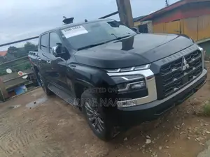 New Mitsubishi L200 2025 Black