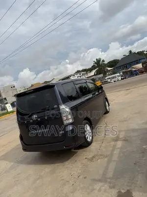 Toyota Voxy 2012 Purple