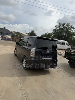 Toyota Voxy 2012 Purple