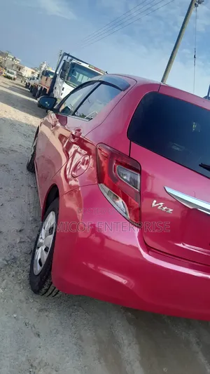Toyota Vitz 1.3 FWD 5dr 2016 Pink