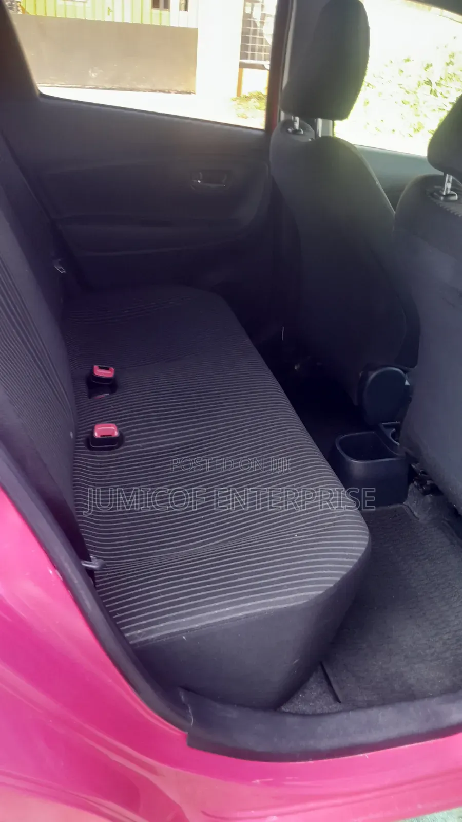 Toyota Vitz 1.3 FWD 5dr 2016 Pink