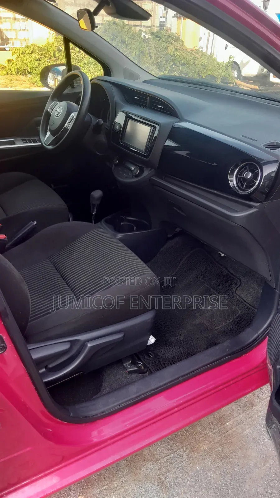 Toyota Vitz 1.3 FWD 5dr 2016 Pink