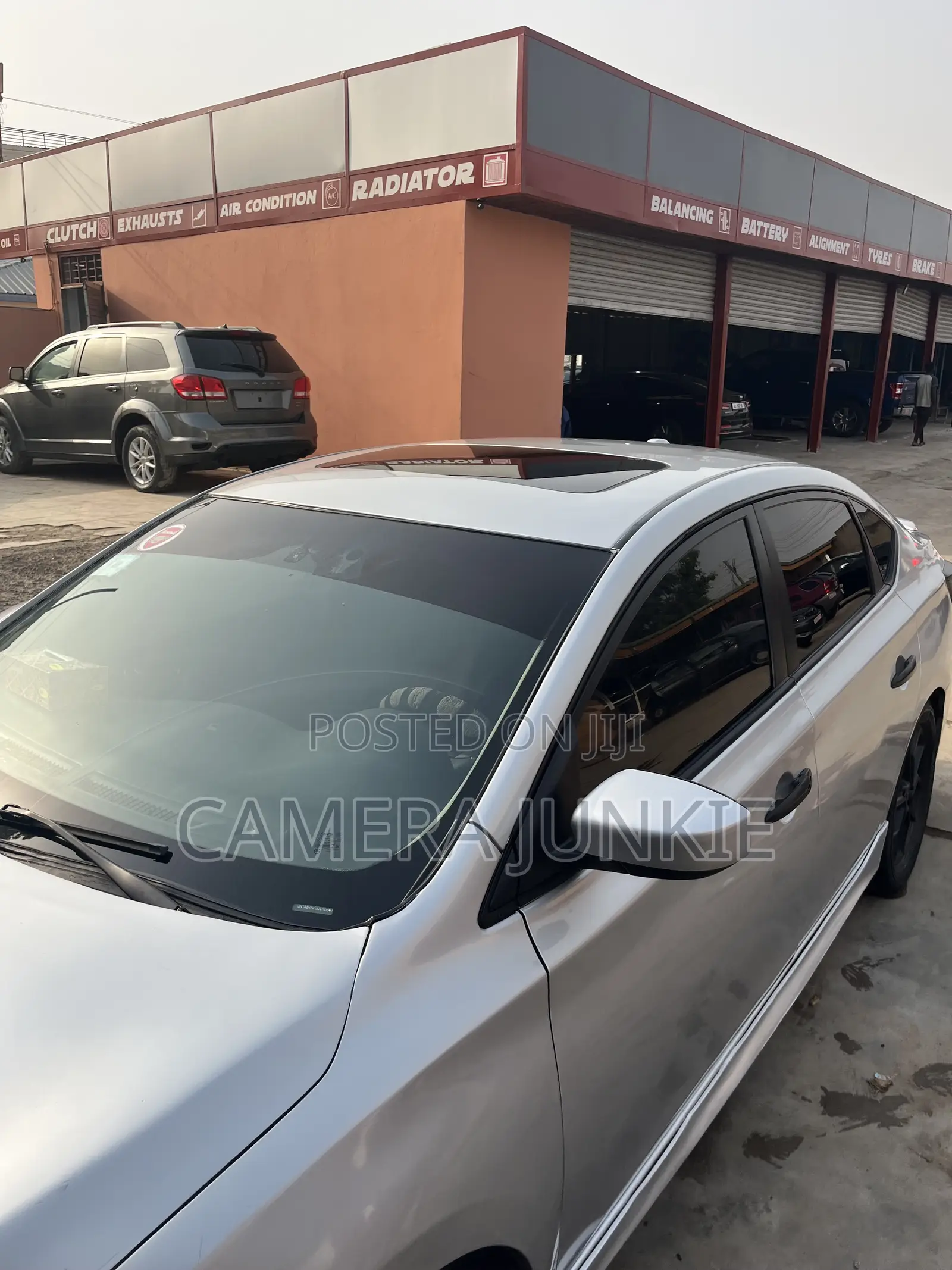 Nissan Sentra SR 4dr Sedan (1.8L 4cyl CVT) 2014 Silver