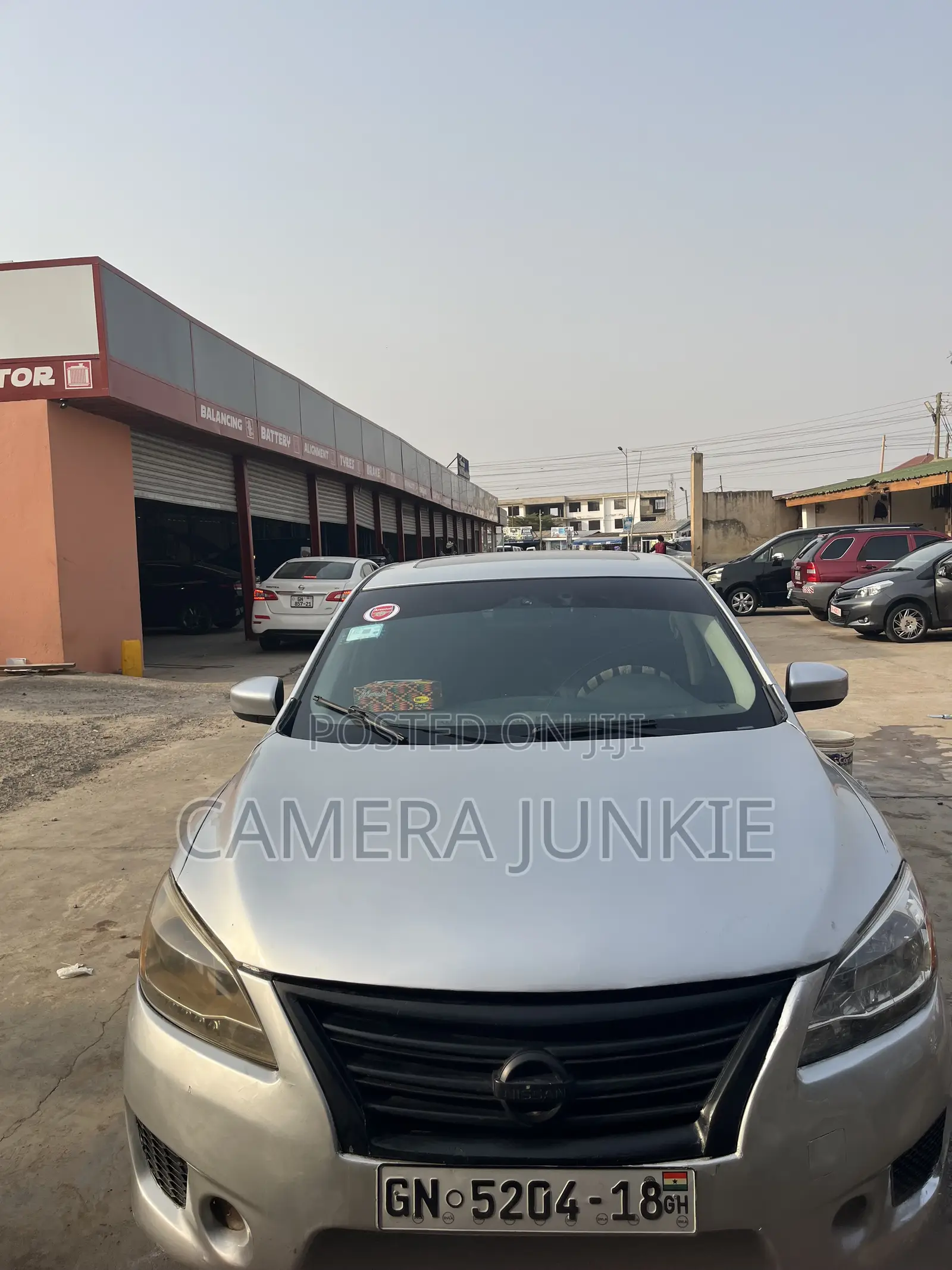 Nissan Sentra SR 4dr Sedan (1.8L 4cyl CVT) 2014 Silver