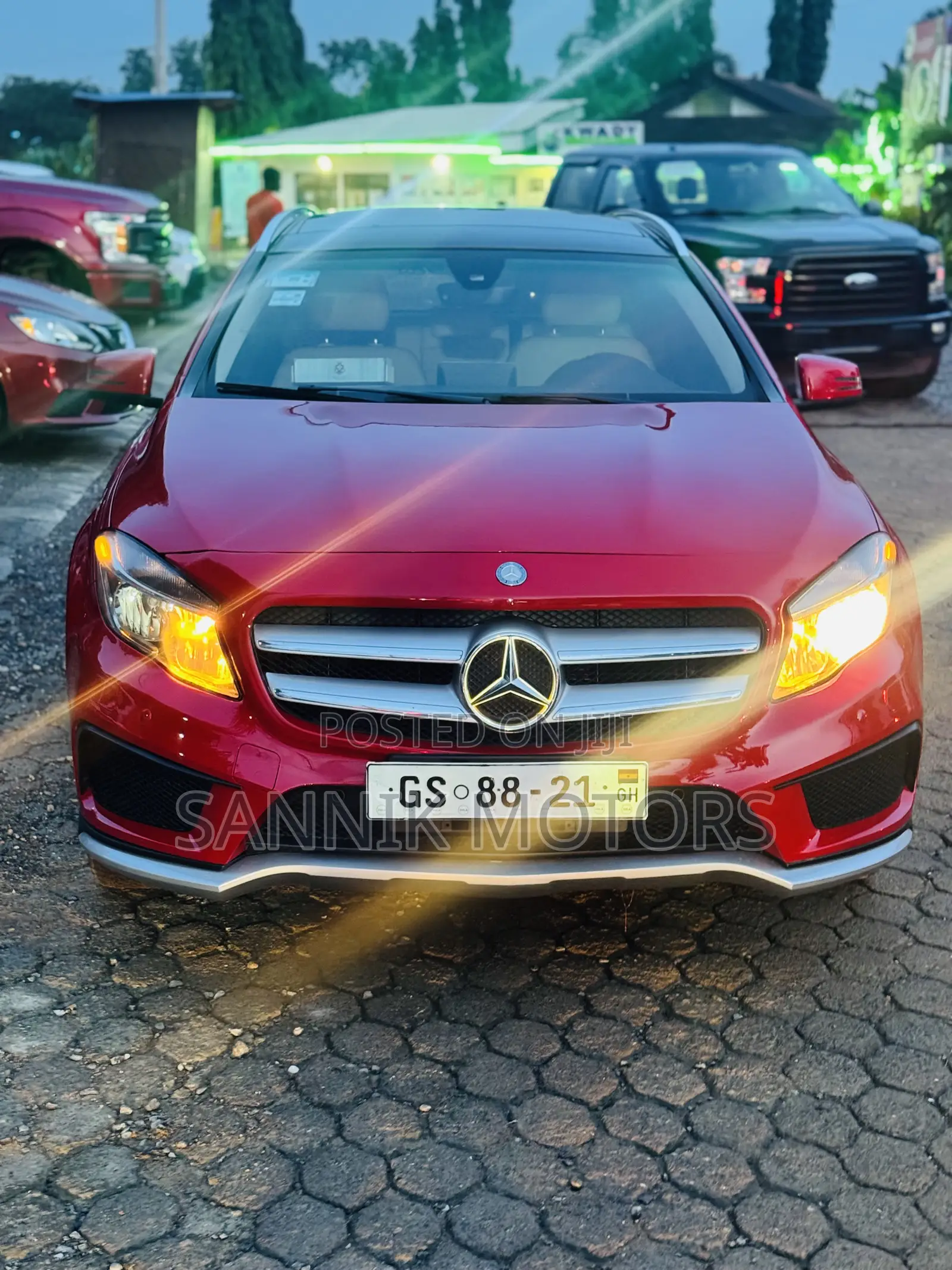 Mercedes-Benz GLA 250 2016 Red