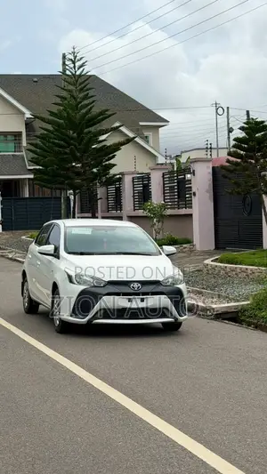 Toyota Yaris L Hatchback 5dr 2016 White
