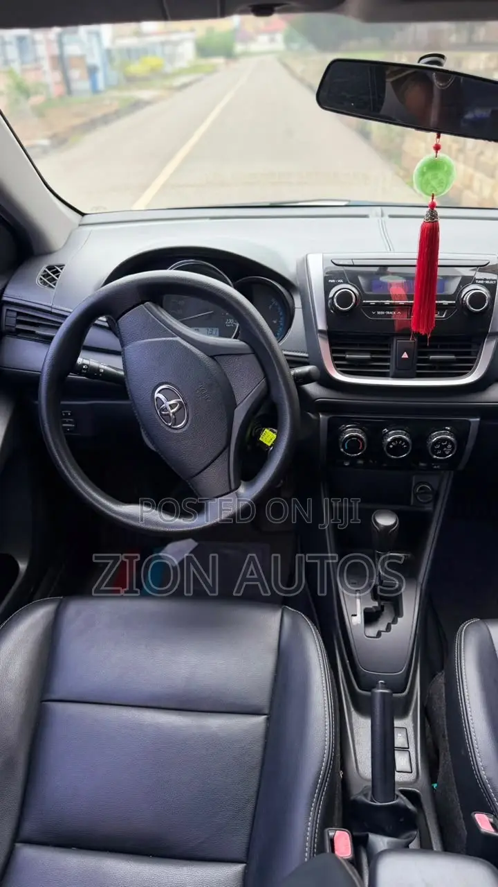 Toyota Yaris L Hatchback 5dr 2016 White