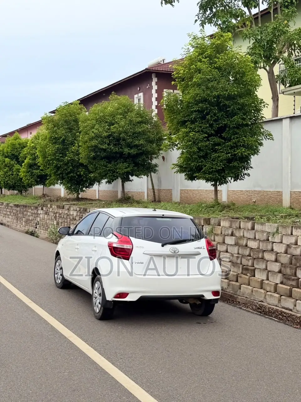 Toyota Yaris L Hatchback 5dr 2016 White
