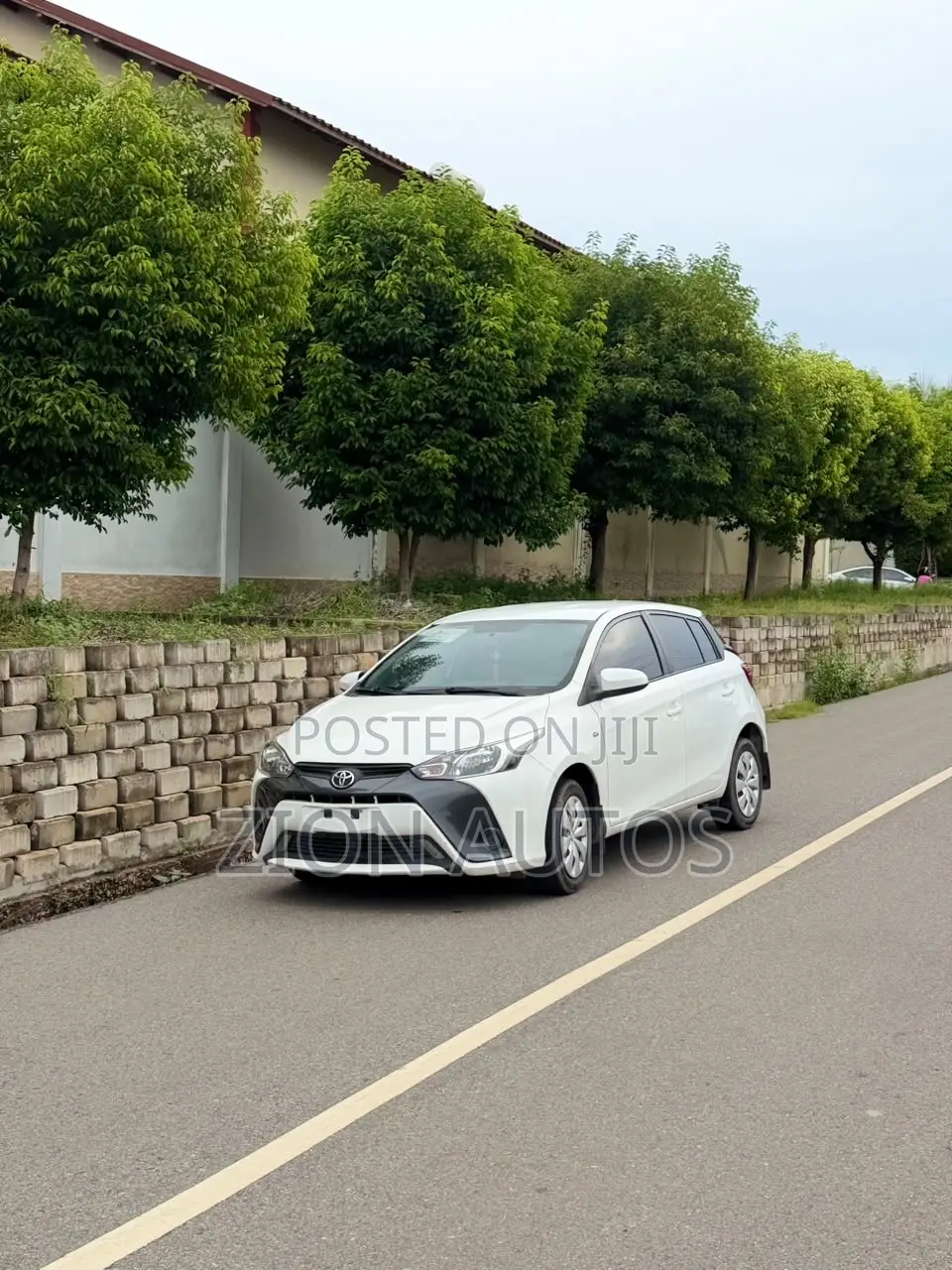 Toyota Yaris L Hatchback 5dr 2016 White