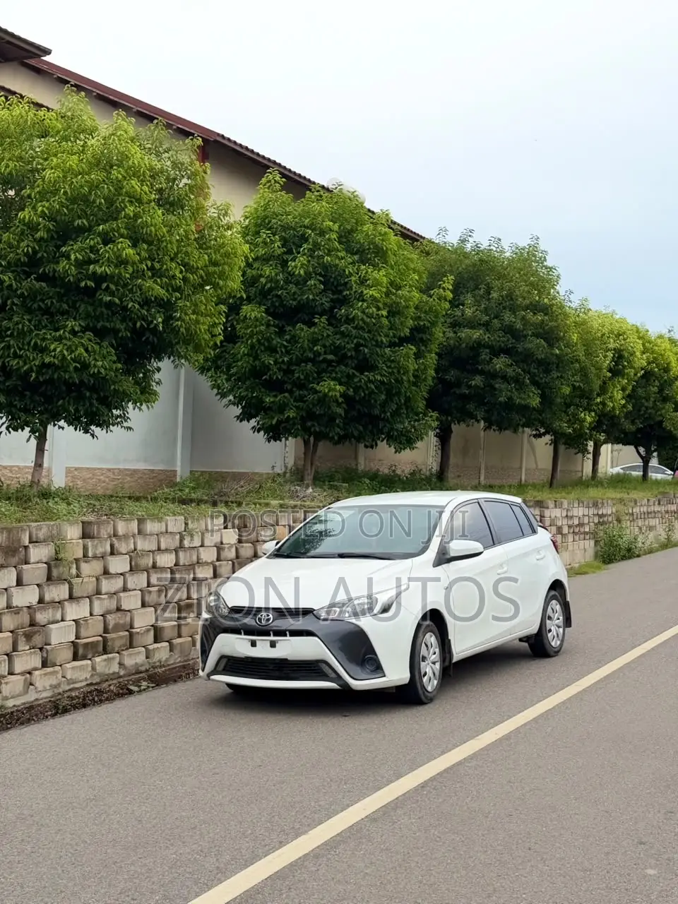 Toyota Yaris L Hatchback 5dr 2016 White