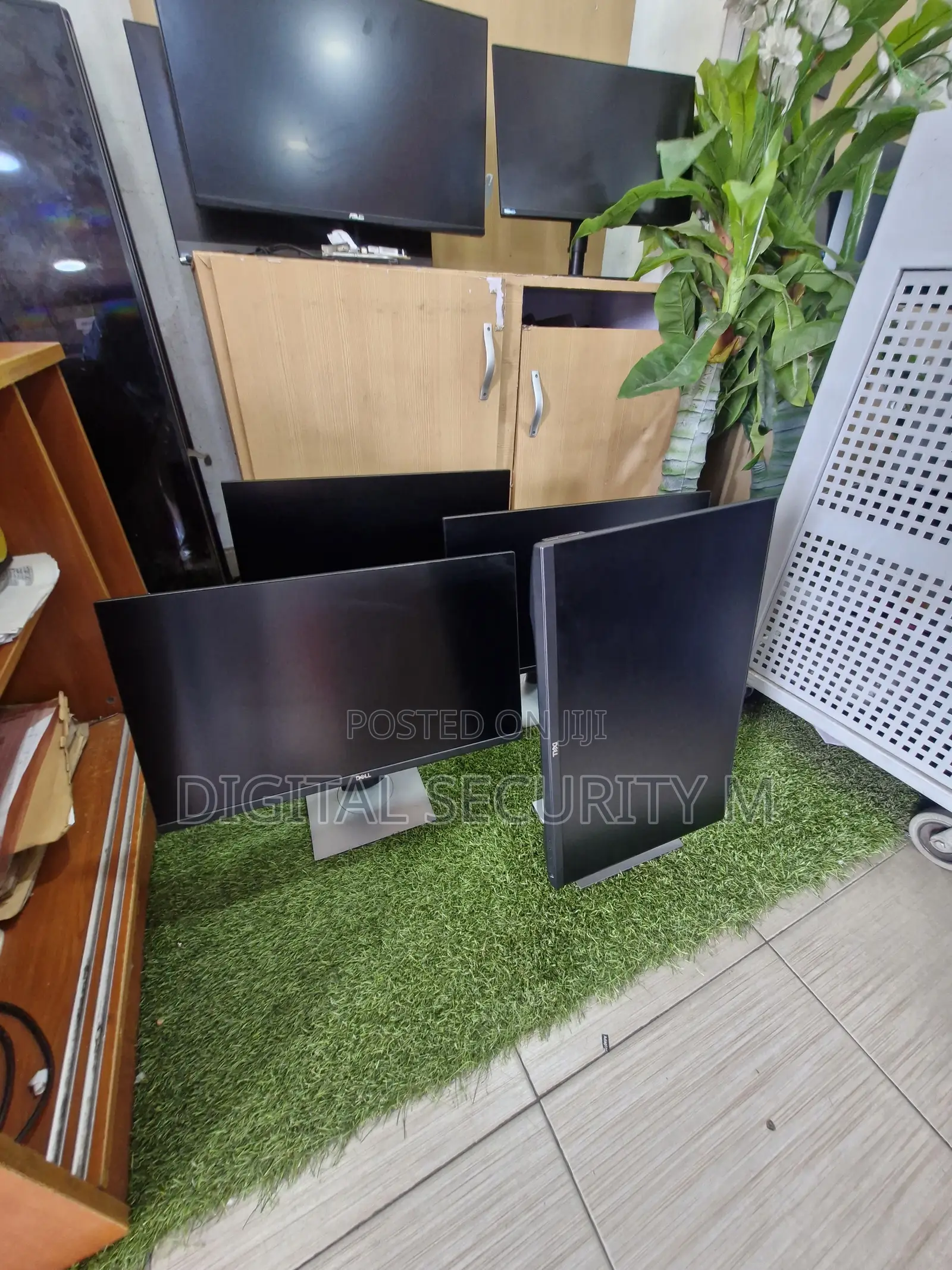 Dell P2419h 24 Inch Led-Backlit, Anti-Glare, Ips Monitor