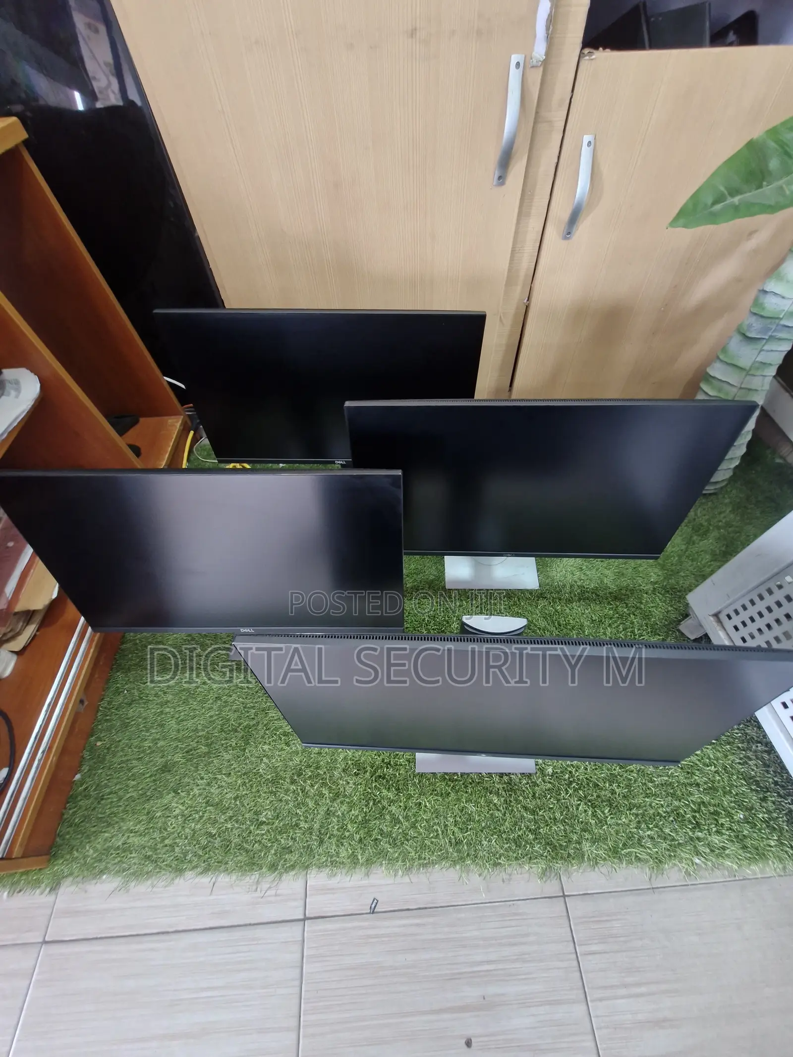Dell P2419h 24 Inch Led-Backlit, Anti-Glare, Ips Monitor