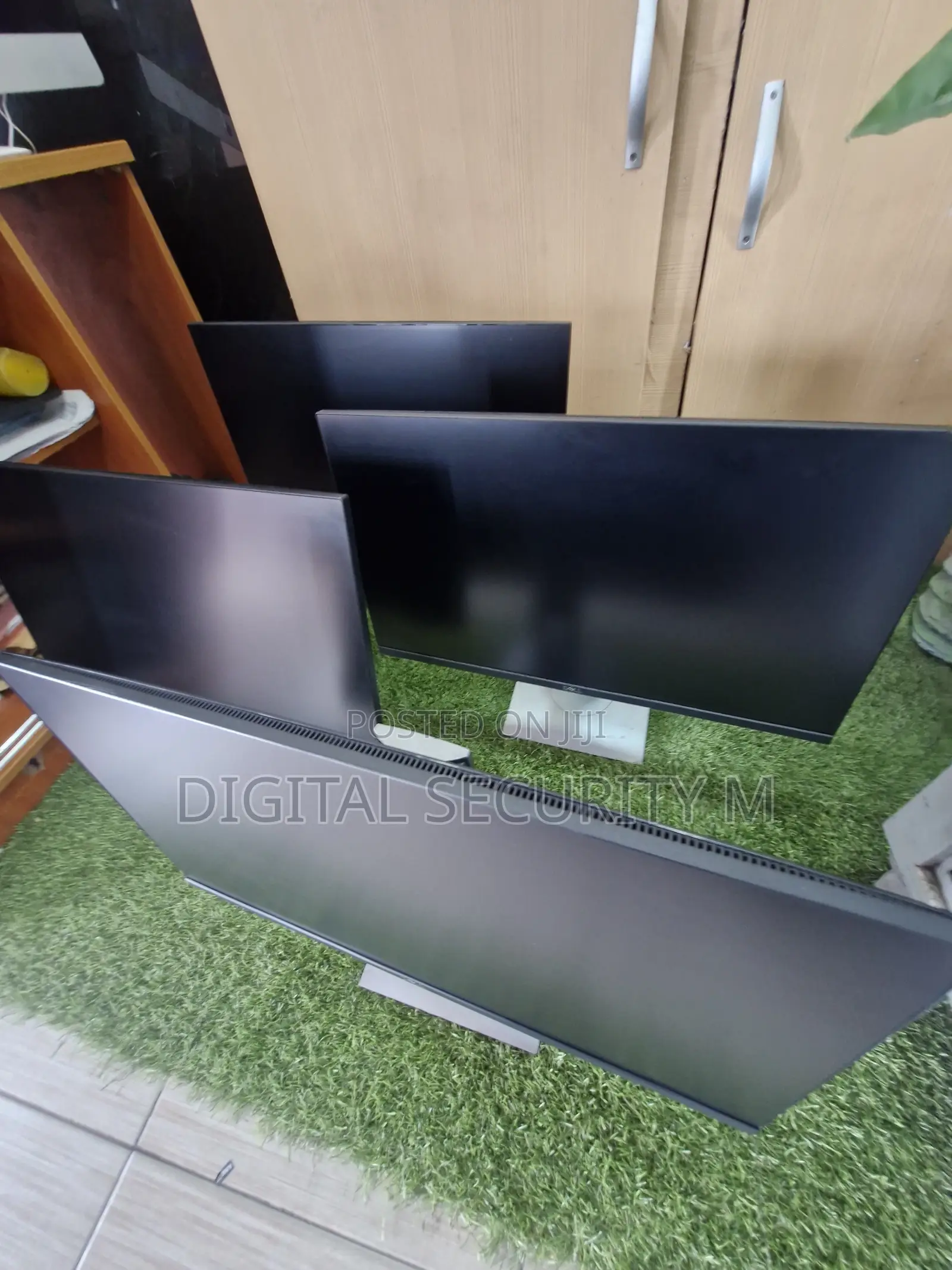 Dell P2419h 24 Inch Led-Backlit, Anti-Glare, Ips Monitor