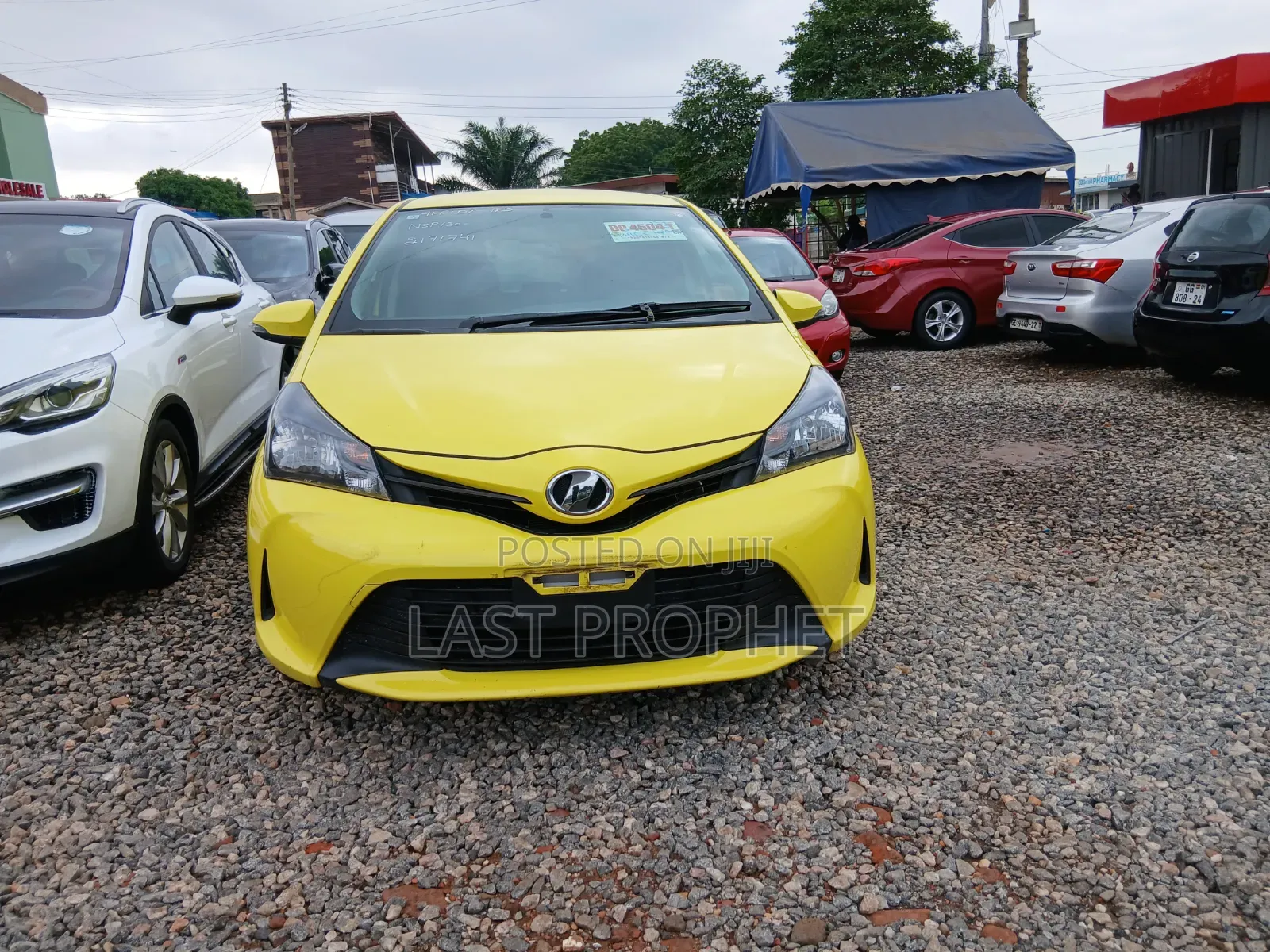 Toyota Vitz 1.3 FWD 5dr 2014 Yellow