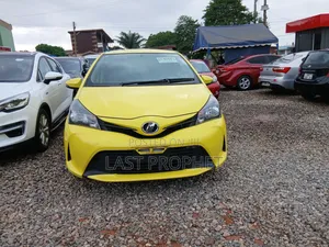 Toyota Vitz 1.3 FWD 5dr 2014 Yellow