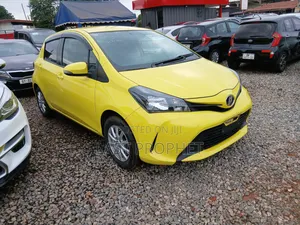 Toyota Vitz 1.3 FWD 5dr 2014 Yellow